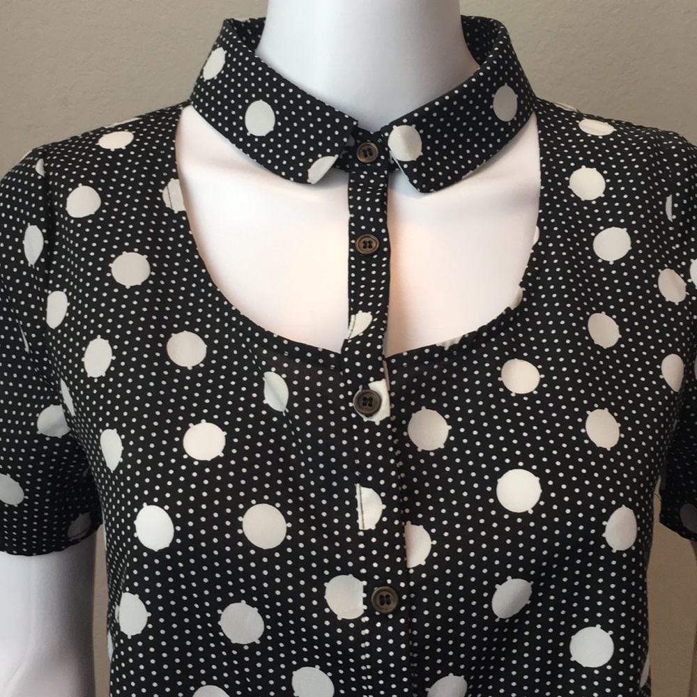 Quirky Collared Button Down - Picture 2 of 3